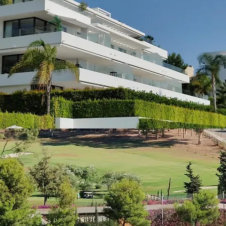 Marbella Golf & Sea - Heated Pool 28 Degrees 365 Days * 埃斯特波纳