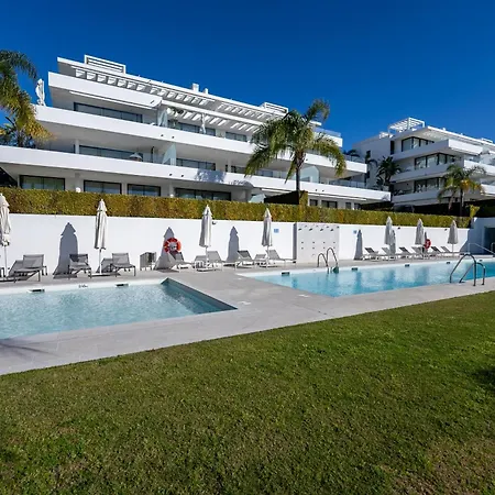 Marbella Golf & Sea - Heated Pool 28 Degrees 365 Days * Естепона