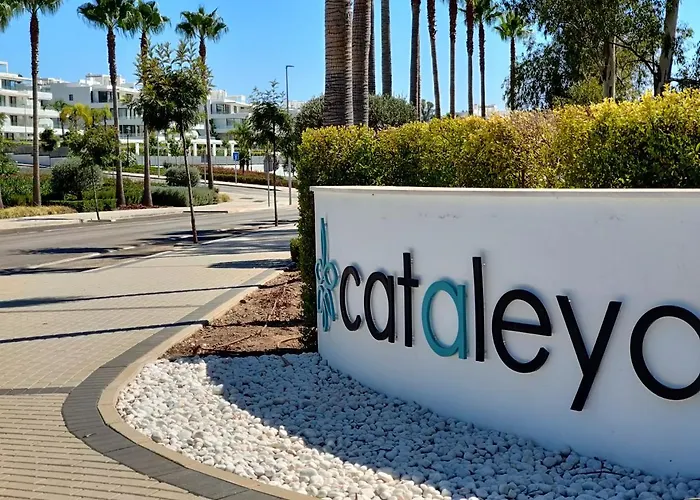 Marbella Golf & Sea - Heated Pool 28 Degrees 365 Days Apartment *